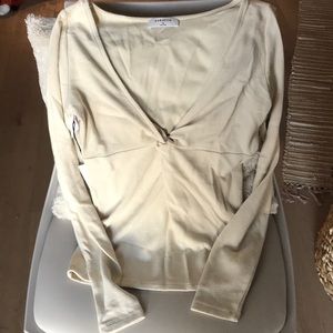 Aritizia long sleeve wrap front top in cream